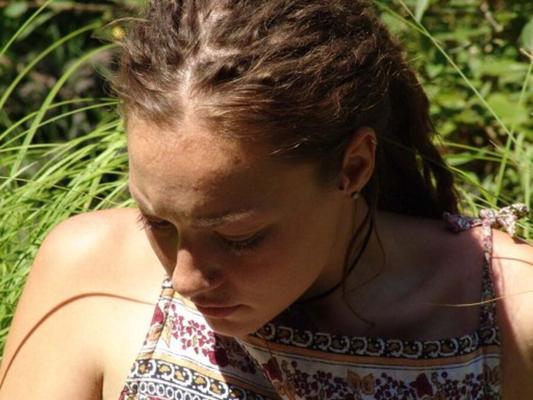 Justine - Sun Worshipper