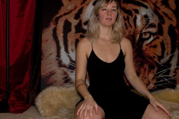 hippie goddess ceridwin blonde fetish hairy