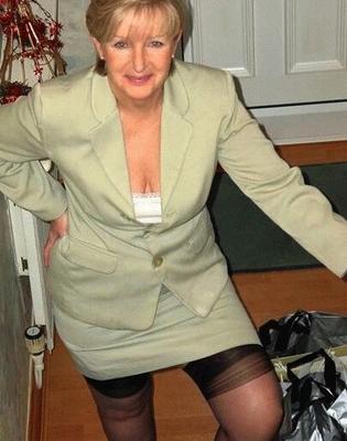 English mature blonde