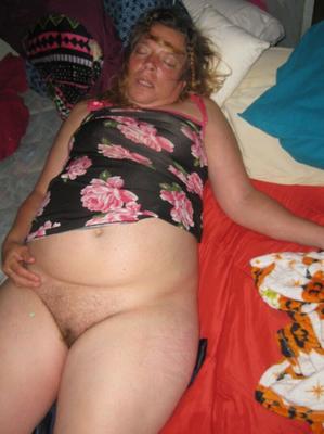 Amanda On A Binge
