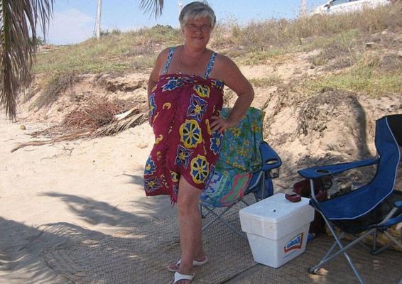 Donna  - Your Old Bitch On The Beach