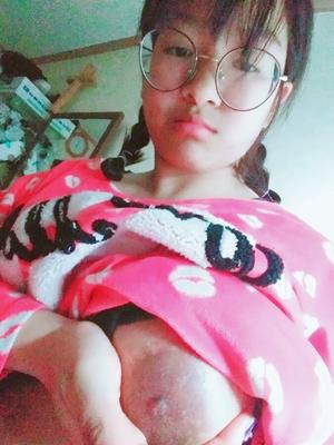 Sexy Japanese Teen Loves to Show