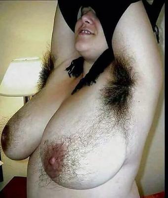 彼女の写真をもっと探しています