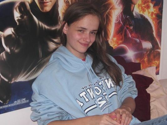 TEEN-amateur  - anyone have more whore-dionne from brandon?