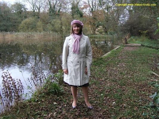 Kelly - White Coat, Lilac Hat And Scarf