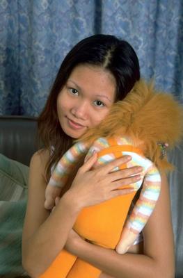 Linda spreads her hairy cunt