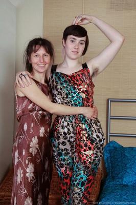 mom and daughter play
