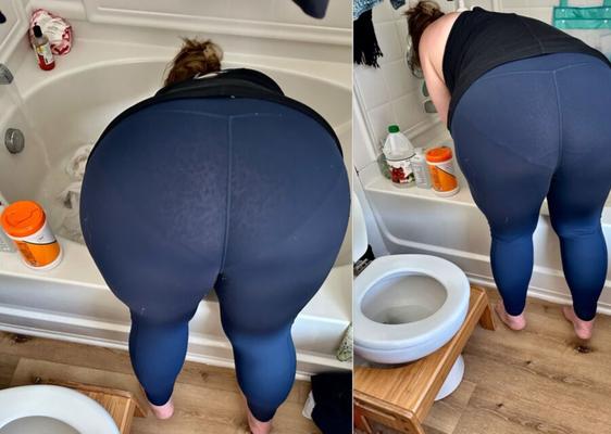 Amateur mom shows her naked chubby body and gets her bush fucked