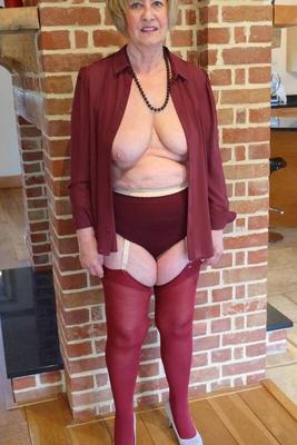 Kelly dark red dress