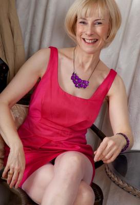 Hazel-The Chair And Table