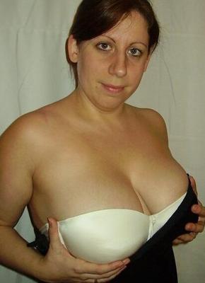 Hairy BBW MILF brunette
