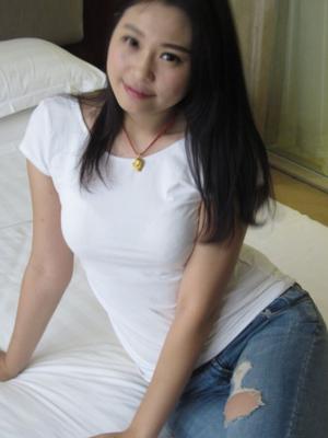 Chinese Amatuer has a Nice Bush