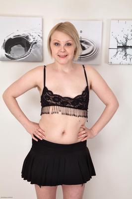 Danniella black miniskirt