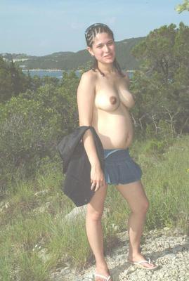 暗い乳首ケリーを備えた毛むくじゃらの妊娠中の10代のラティナ