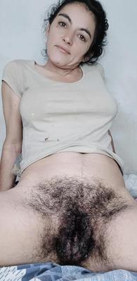 Chatte très poilue Veronika