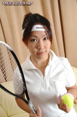 Pacificgirls akiko n'importe qui pour le tennis